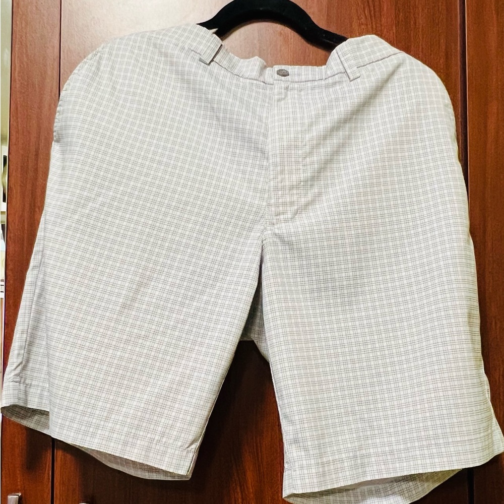 PGA Tour Gray Flat Front Shorts USED LIKE NEW